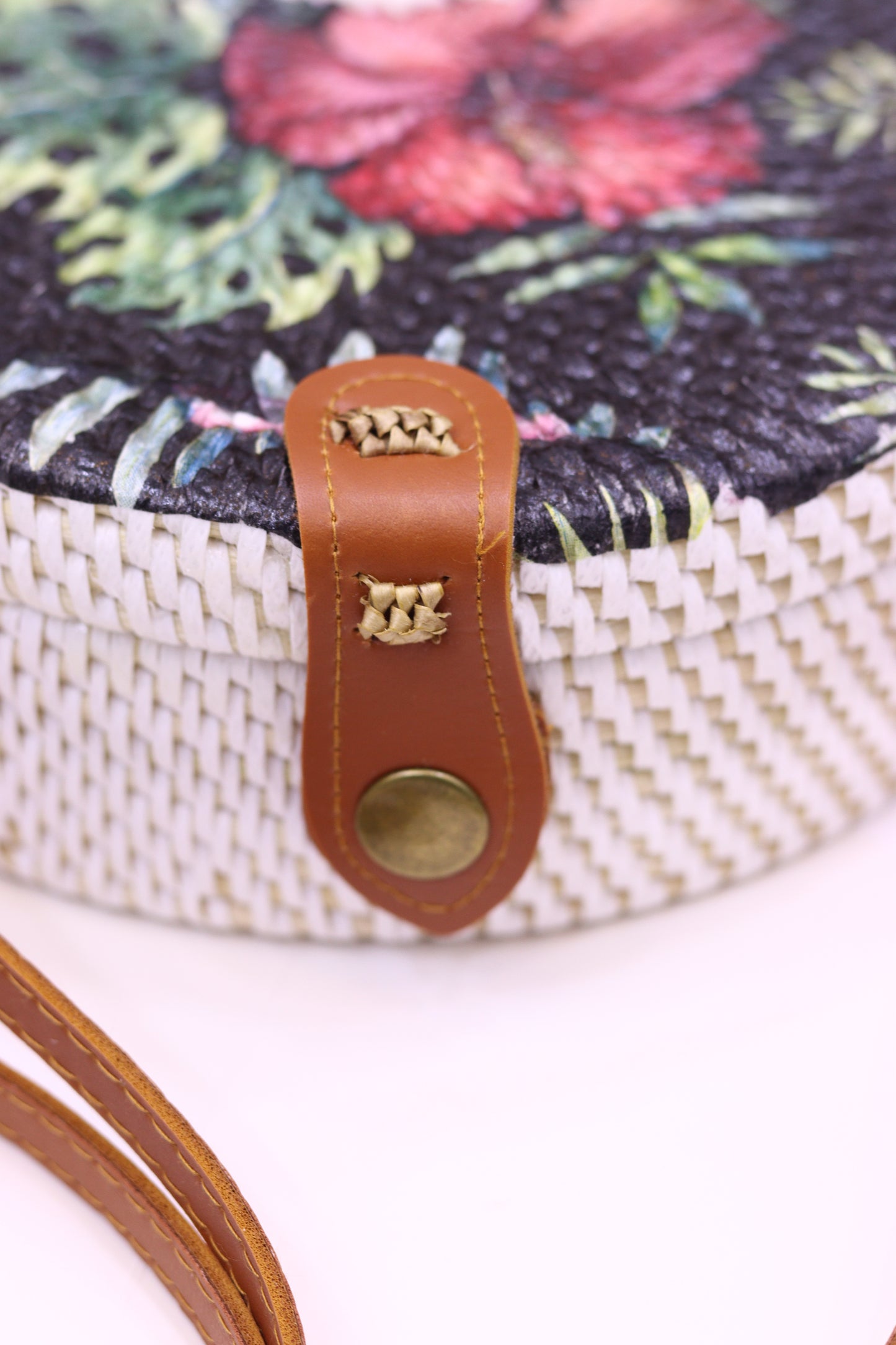 Handwoven Round Rattan Bag Shoulder Leather Straps Natural Chic Hand RB-08