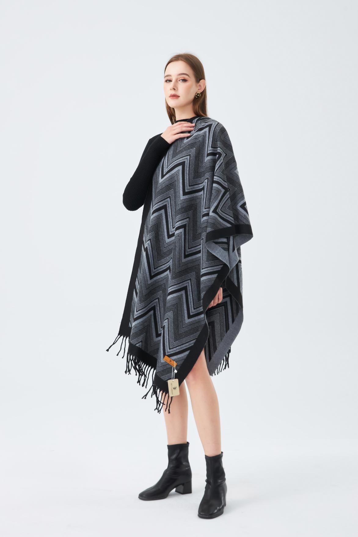 Elegant Chevron Patterned Wool Stole with Fringed Edge