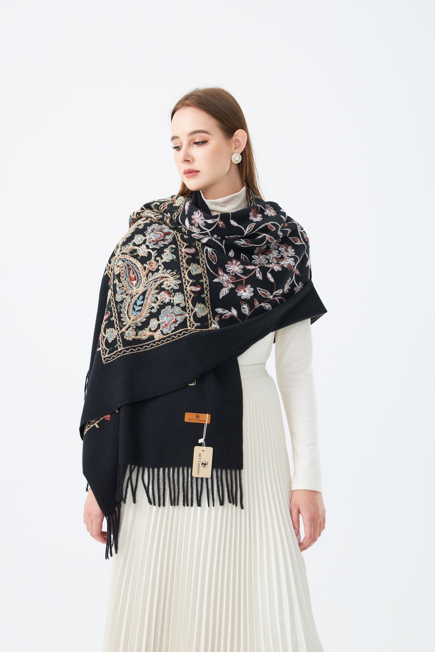 Wool Embroidered Scarf with Tassels SC-01