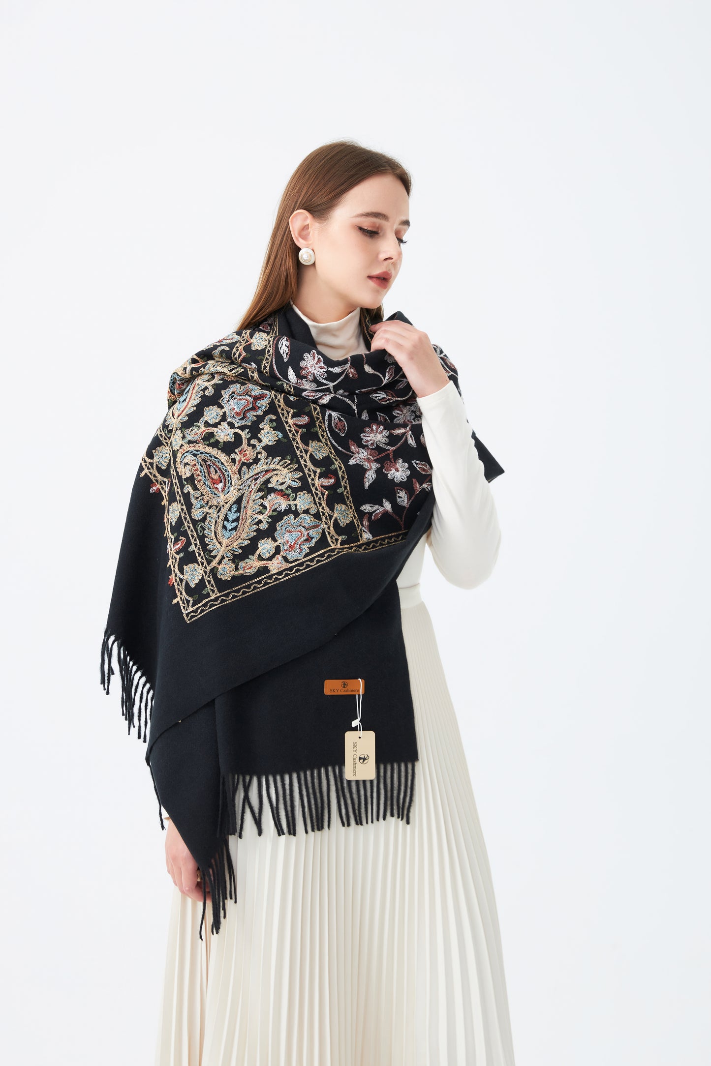 Wool Embroidered Scarf with Tassels SC-01