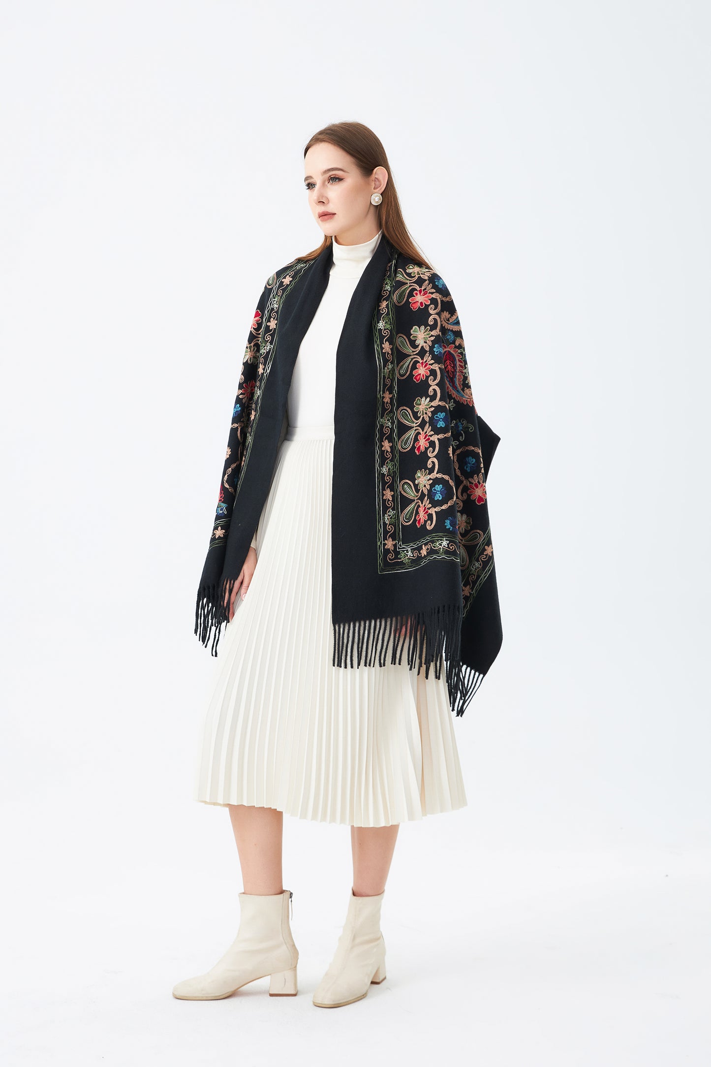 Wool Embroidered Scarf with Tassels SC-05