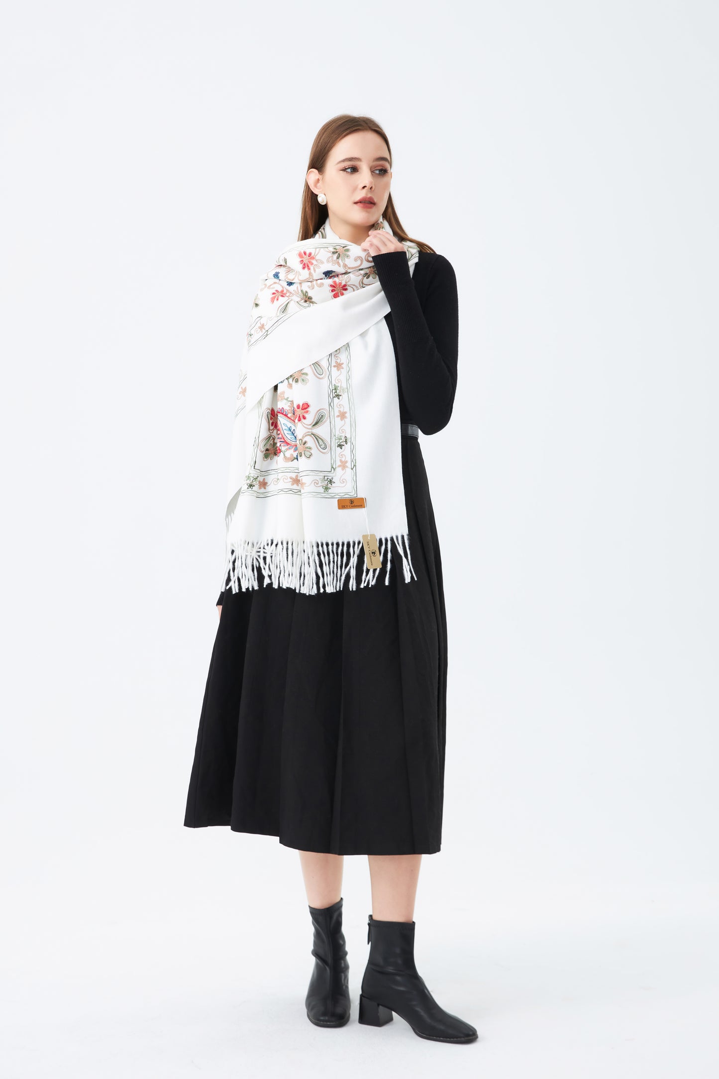 Wool Embroidered Scarf with Tassels SC-05