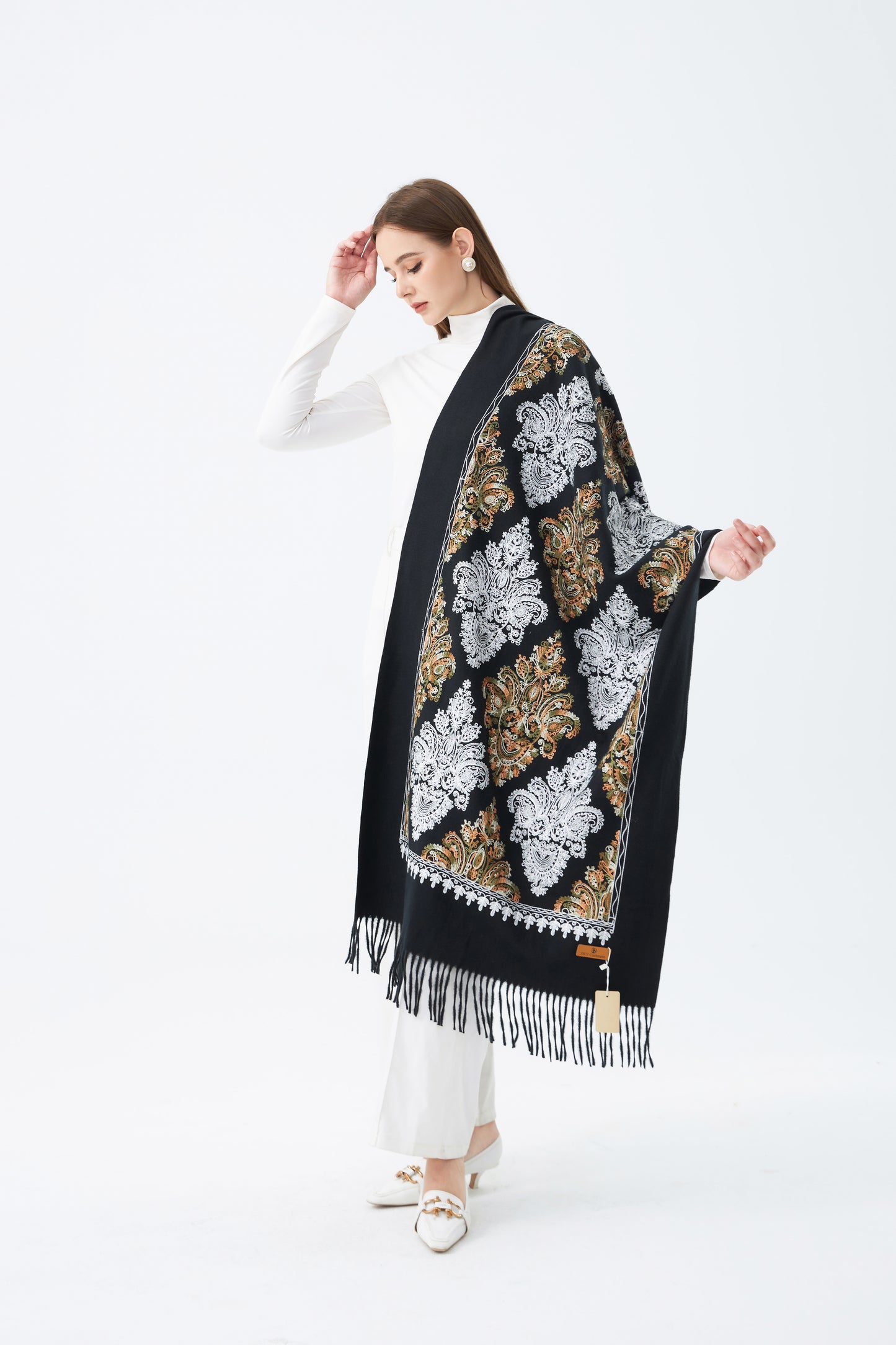 Wool Embroidered Scarf with Tassels SC-03