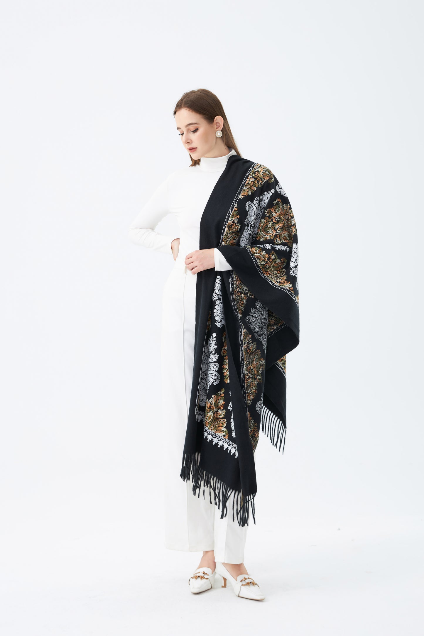 Wool Embroidered Scarf with Tassels SC-03